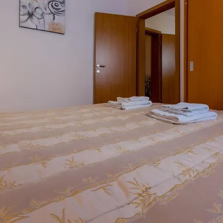 One-bedroom Near Sea 15 * Crikvenica