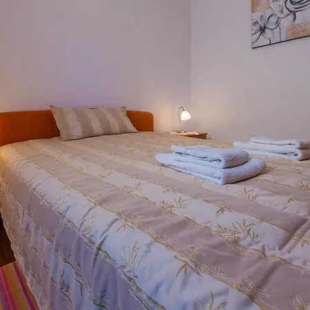 Appartamento One-bedroom Near Sea 15 *
