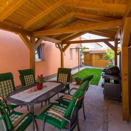 One-bedroom Near Sea 15 Appartamento Crikvenica