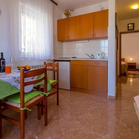 Appartamento One-bedroom Near Sea 15