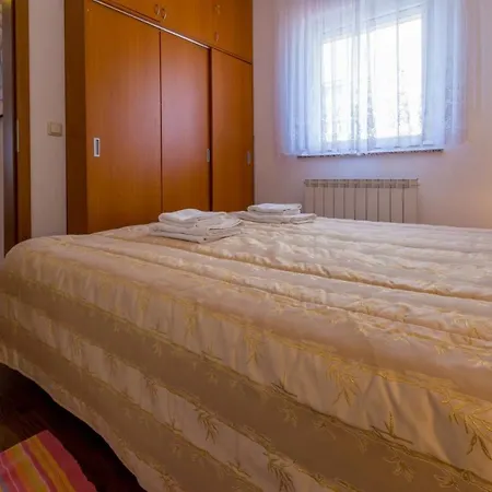 Appartamento One-bedroom Near Sea 15
