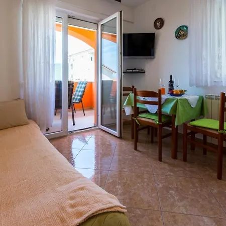 One-bedroom Near Sea 15 * Crikvenica